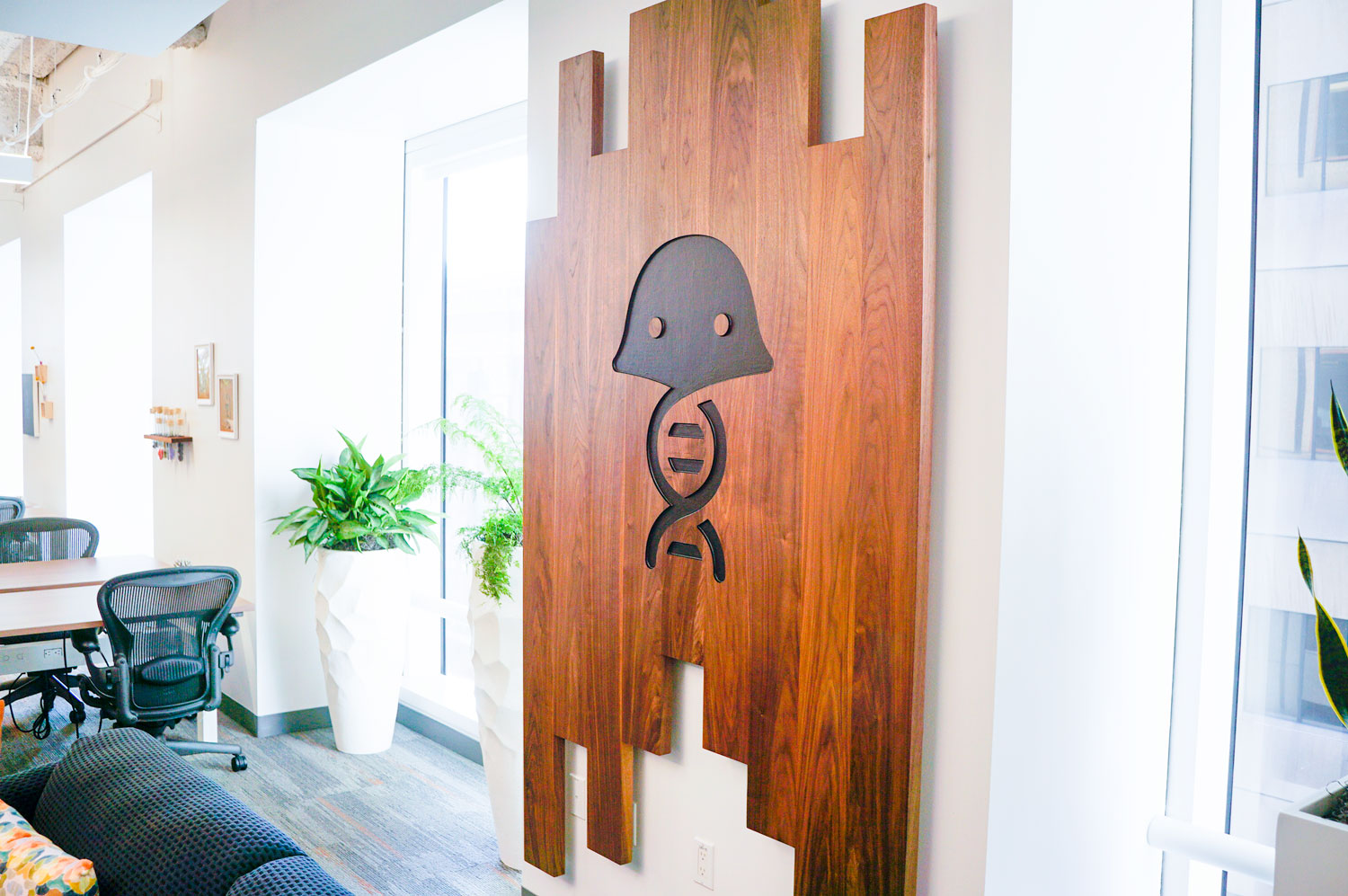 Solid walnut slat sign with engraved jellyfish for the office of Benchling, a San Francisco based company working on a unified platform to accelerate, measure, and forecast R&D from discovery through bioprocessing. Solid walnut slat sign with engraved jellyfish for the office of Benchling, a San Francisco based company working on a unified platform to accelerate, measure, and forecast R&D from discovery through bioprocessing.