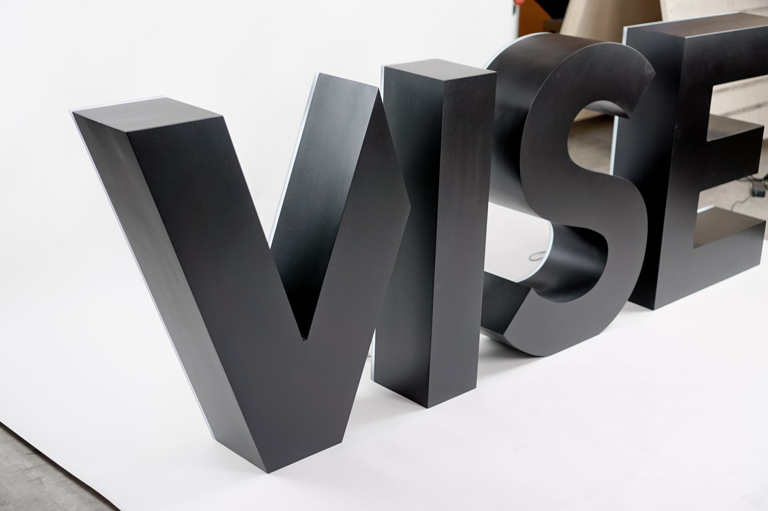 vise-closeup-3