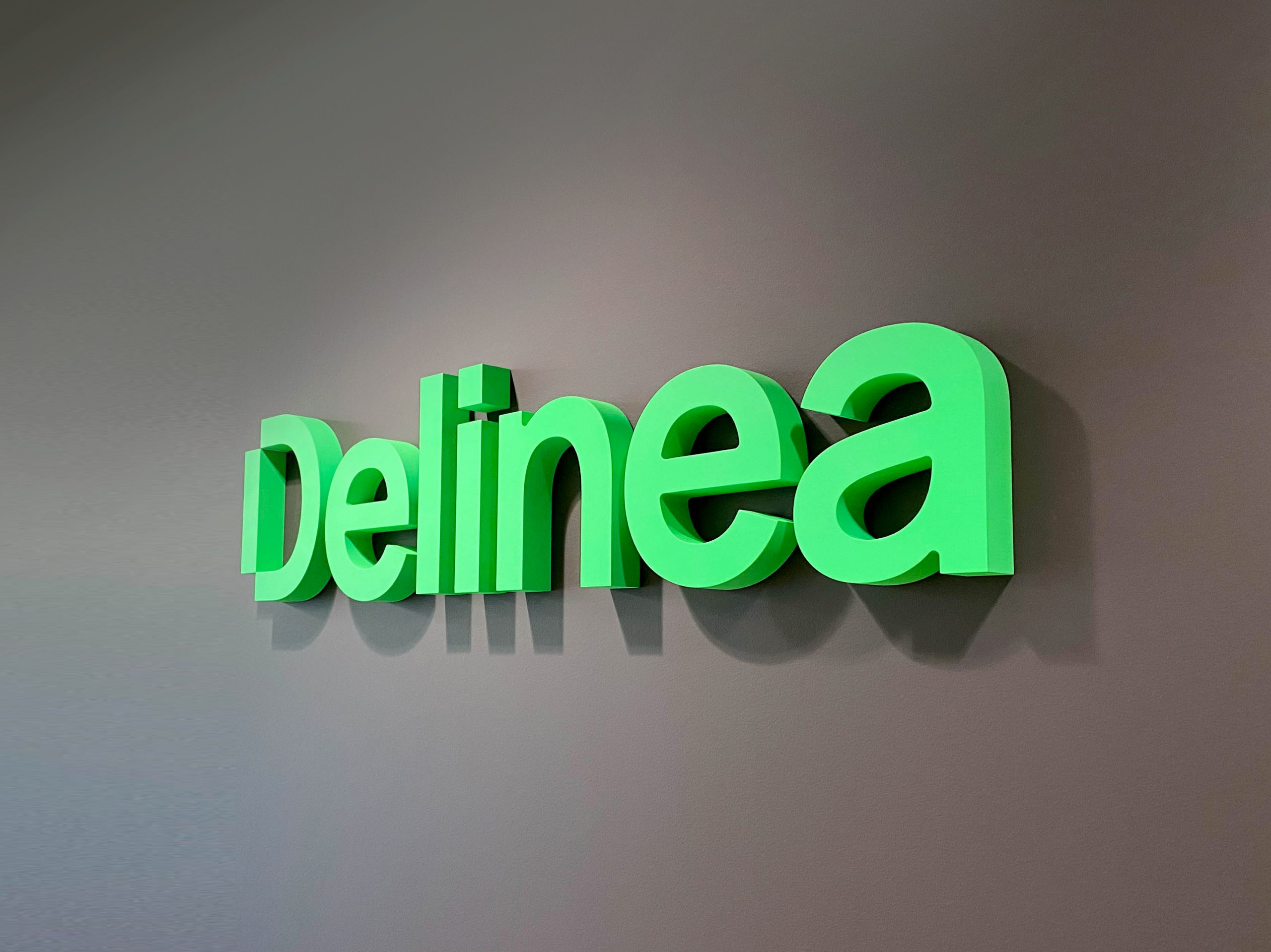 delinea-right