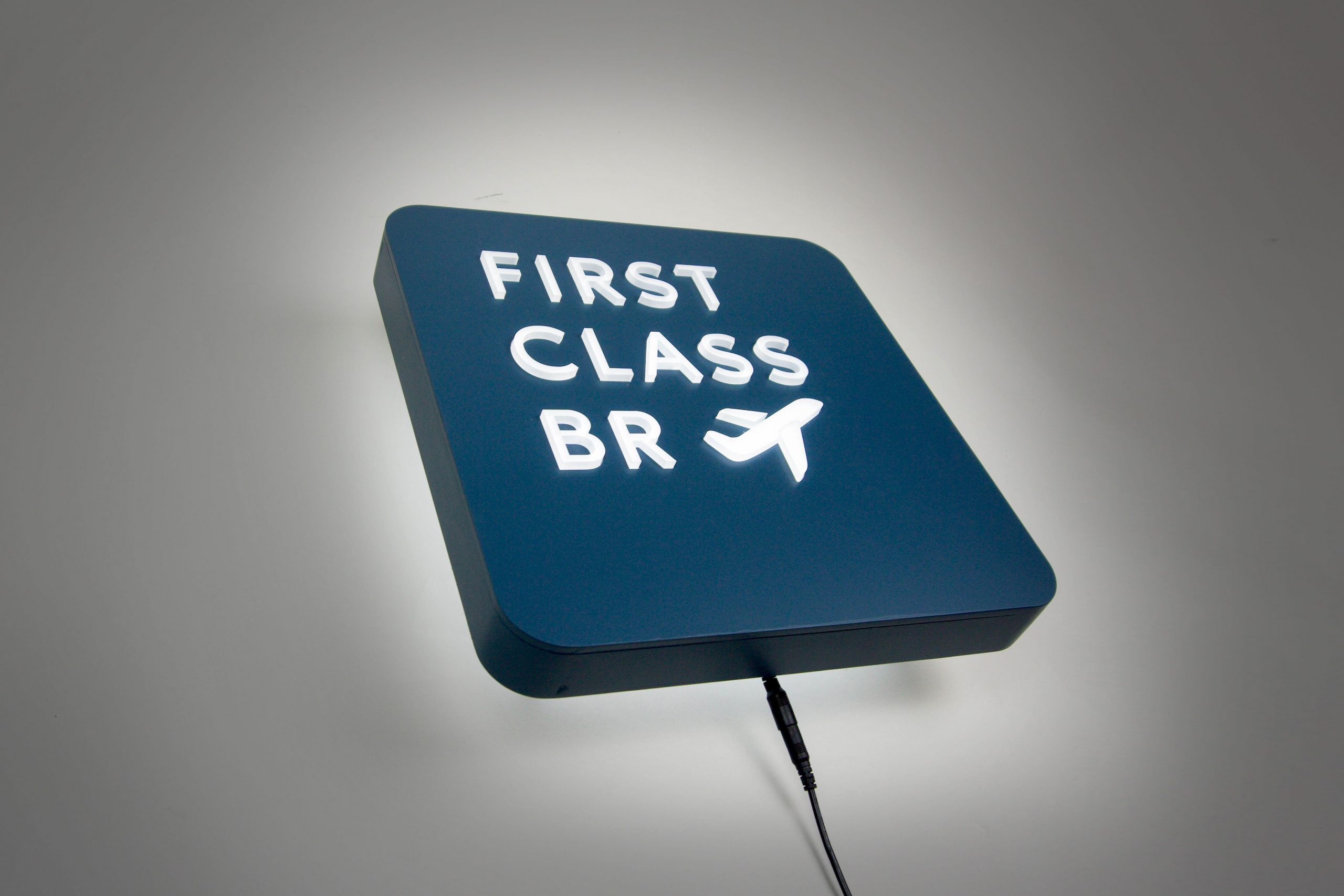 first-class-illuminated-bottom