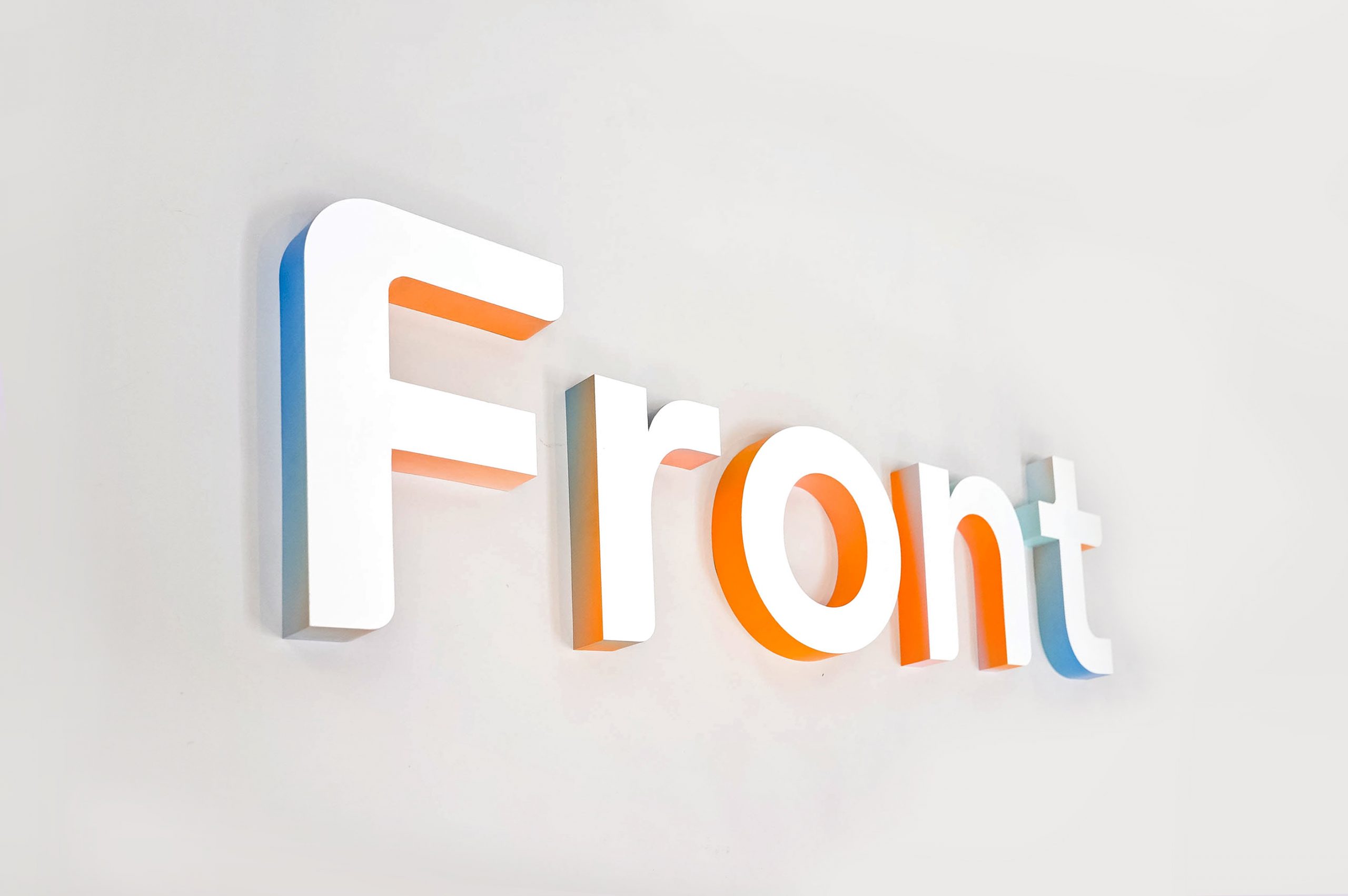 front-app-gradient-edge-sign