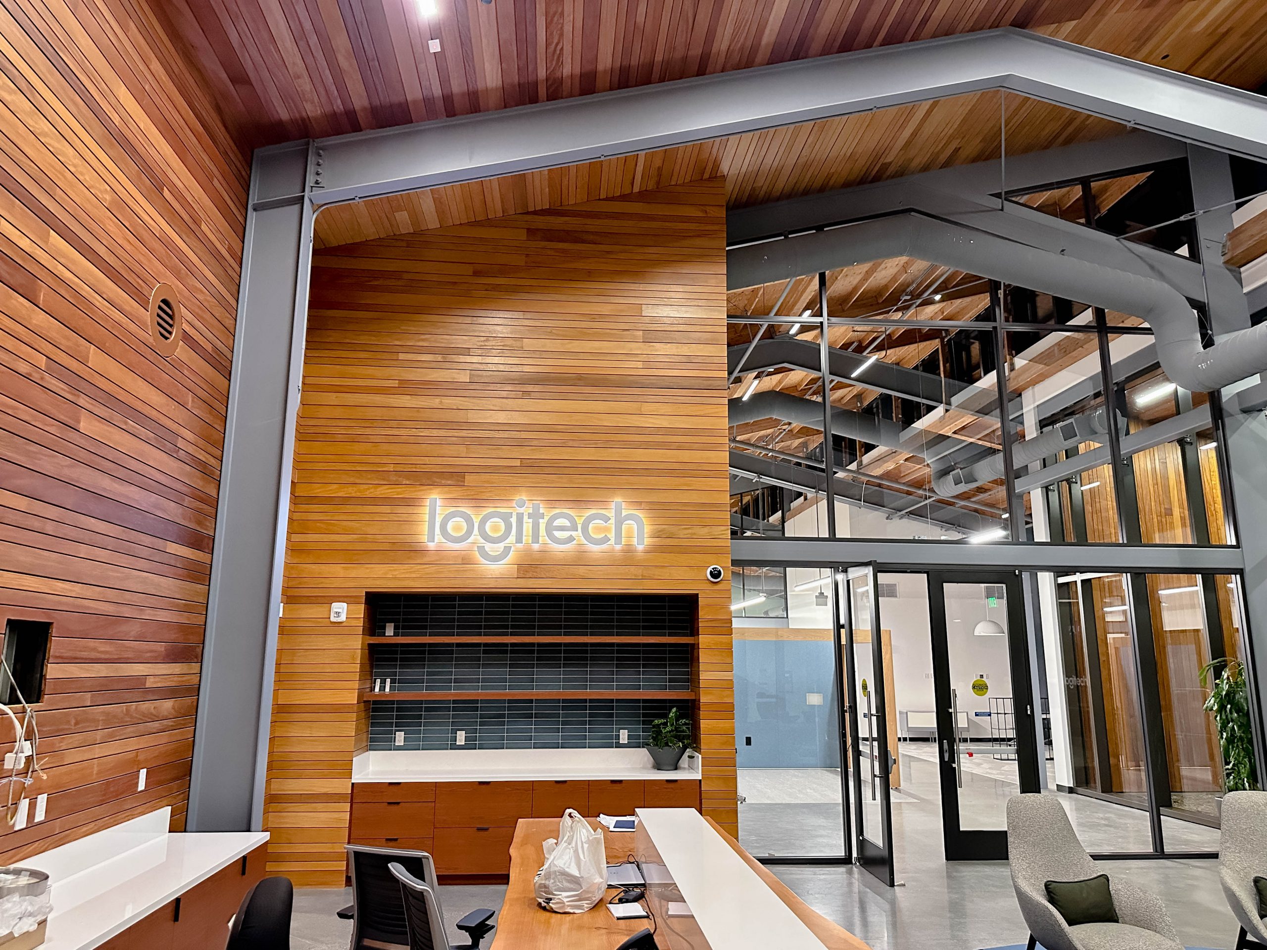 logitech-illuminated-lobby-sign-10