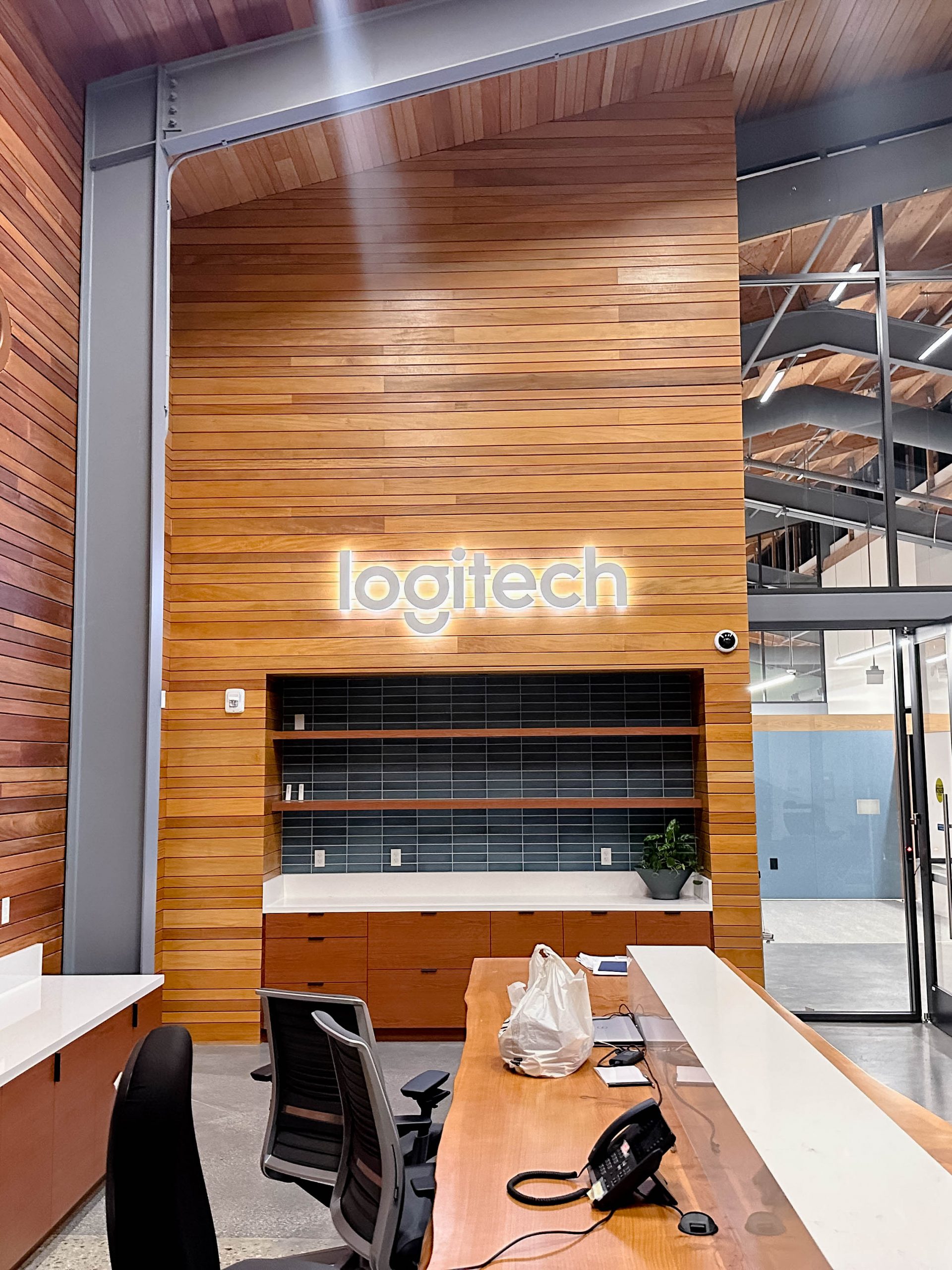 logitech-illuminated-lobby-sign-6
