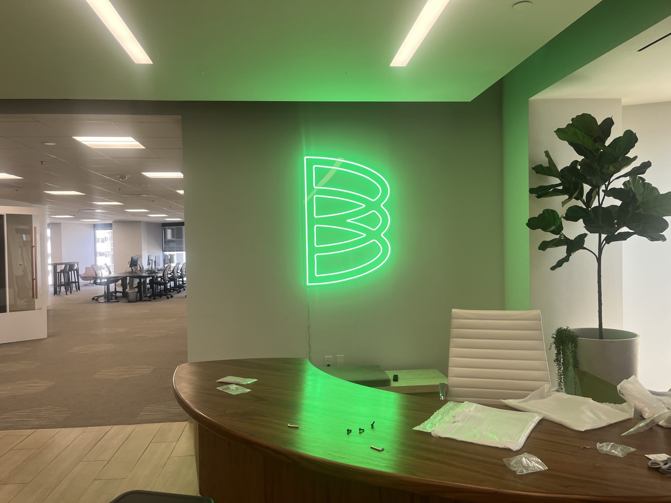 baseten-illuminated-logo-before