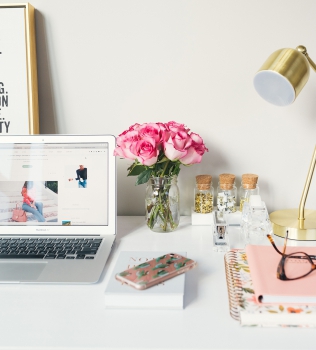 CEO Blog Nation: 24 Entrepreneurs Share the #1 tip To Be Successful in Business