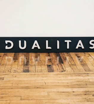 Dualitas, Exterior sign