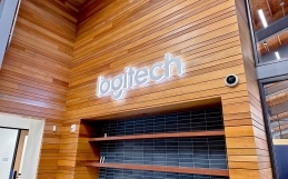 Top 10 Signs, Twelfth Edition: Retro Neon, Live Plants, and Chrome Car Wrap