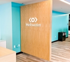 Meltwater Divider Wall