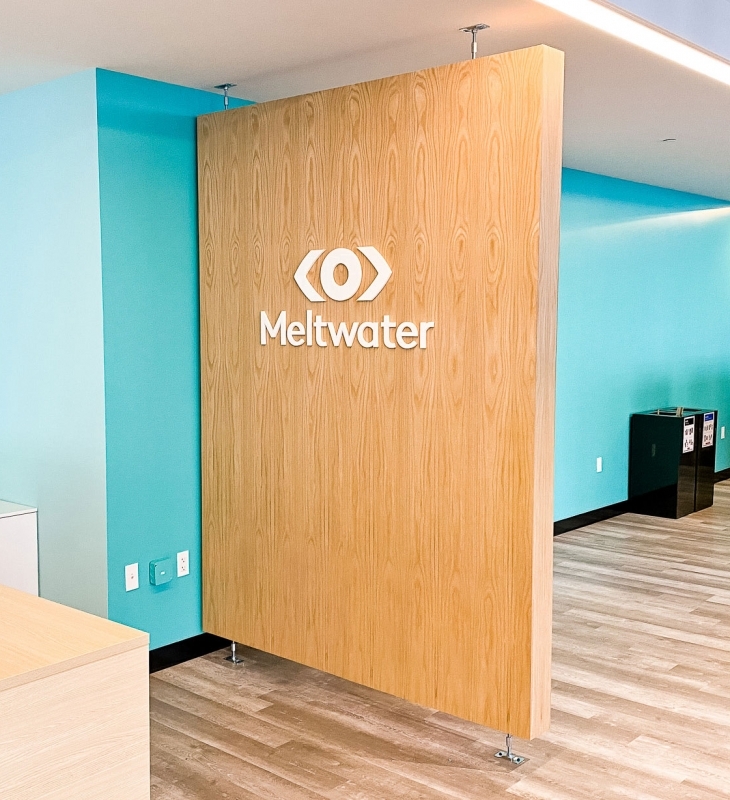 Meltwater Divider Wall