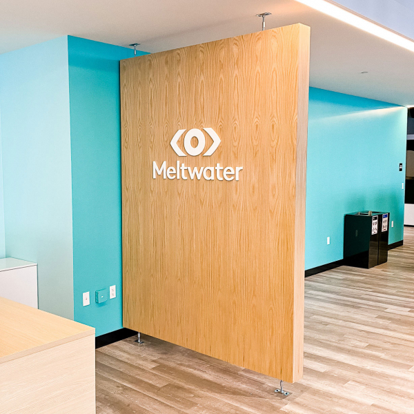 Meltwater Divider Wall