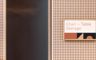 20 Genius Room Sign Examples That Are Gorgeous *and* Practical