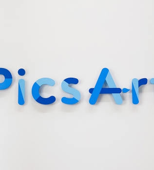 PicsArt