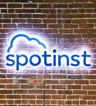 Spotinst Illuminated Sign
