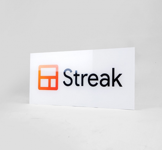 Streak – Panel Sign
