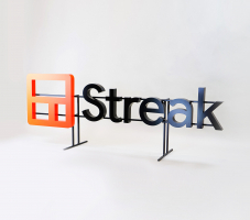 Streak, Entrance Sign