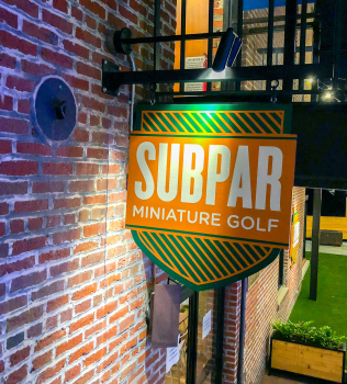 Subpar Mini Golf Blade Sign